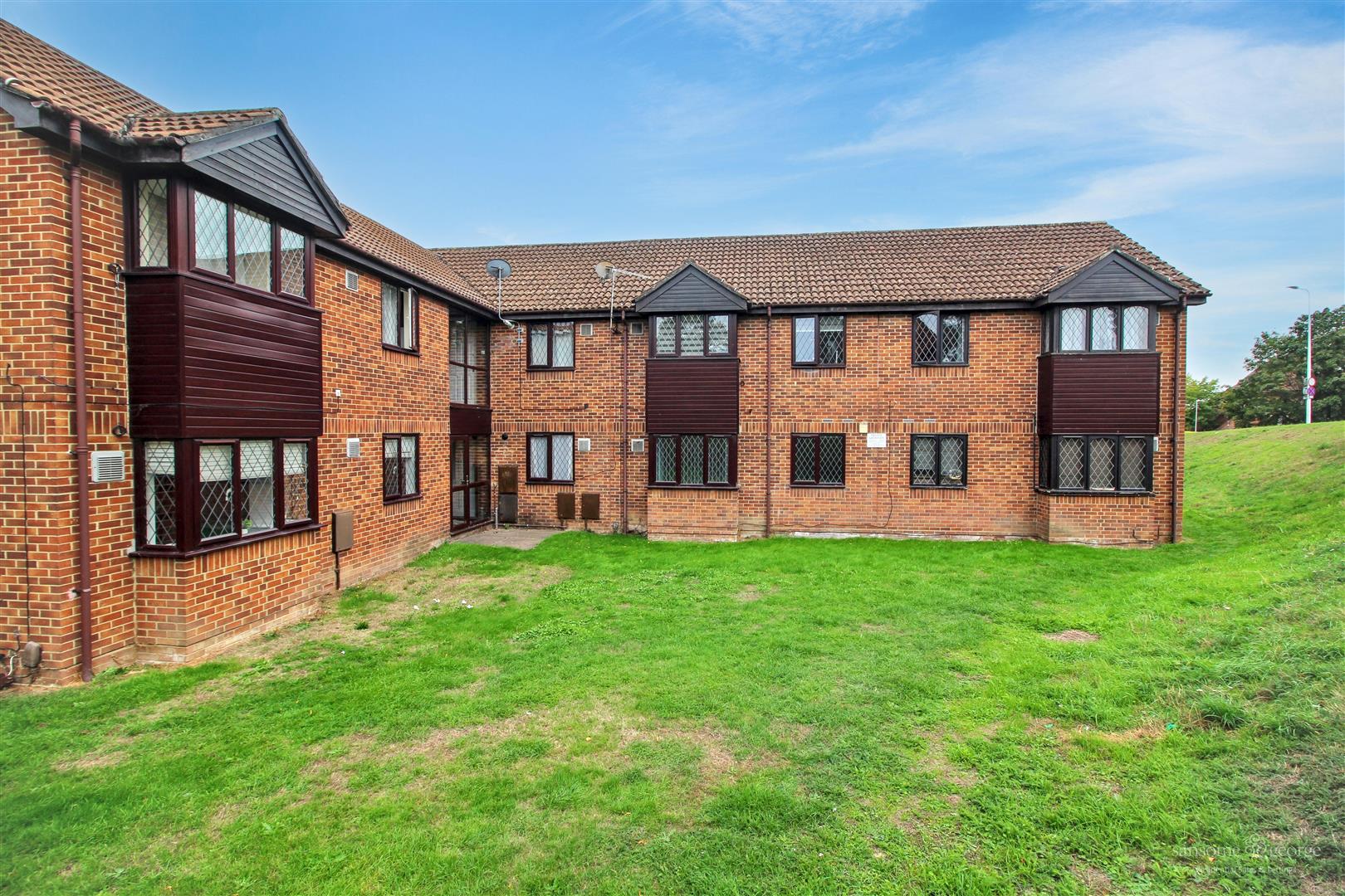 Ashmere Close, Calcot, Reading